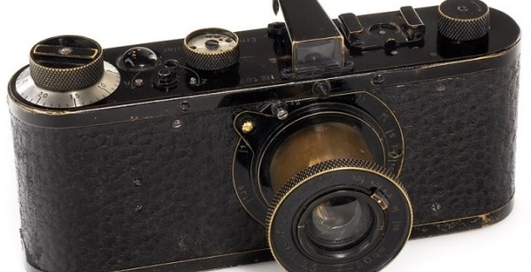 Древняя фотокамера ушла за миллион