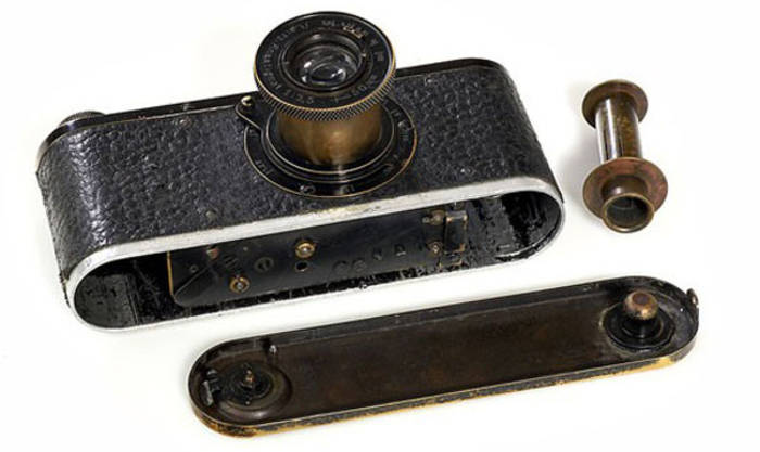Древняя фотокамера ушла за миллион