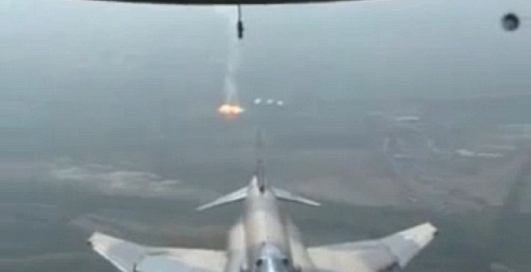 Жестокий таран: F-5 сбивает Ил-76