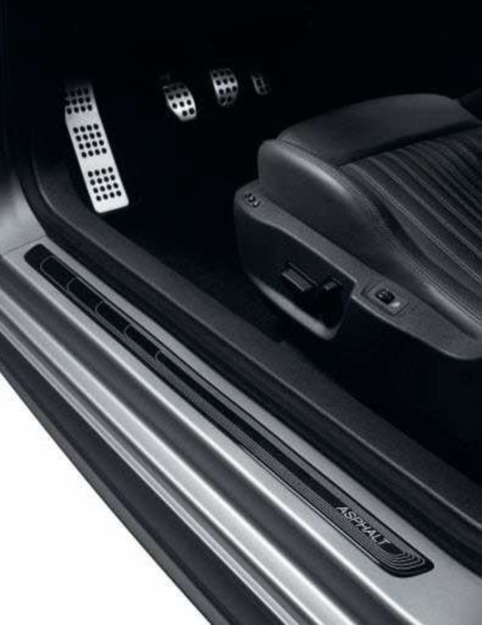 Пижон от Peugeot: спорткар уже в Украине Пижон от Peugeot: спорткар уже в Украине