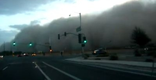 Жуткая буря: США накрыло пылью и песком