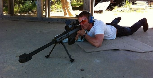 Дэниел Крейг устроил пальбу в Нью-Йорке