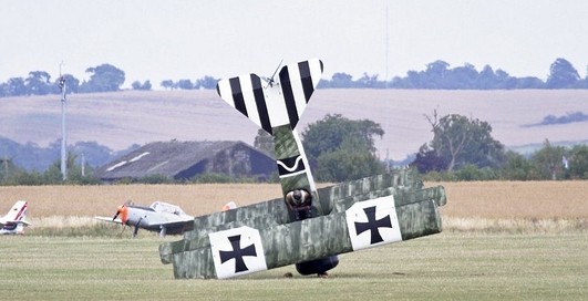 Фоккер уходит в землю: крушение барона