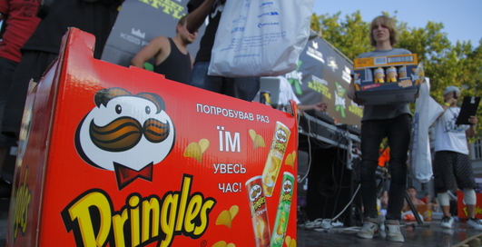 M PORT отдаст ящик Pringles в хорошие руки