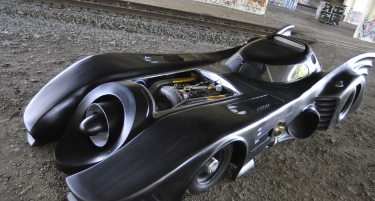 Первый Бэтмобиль: ревет как вертолет