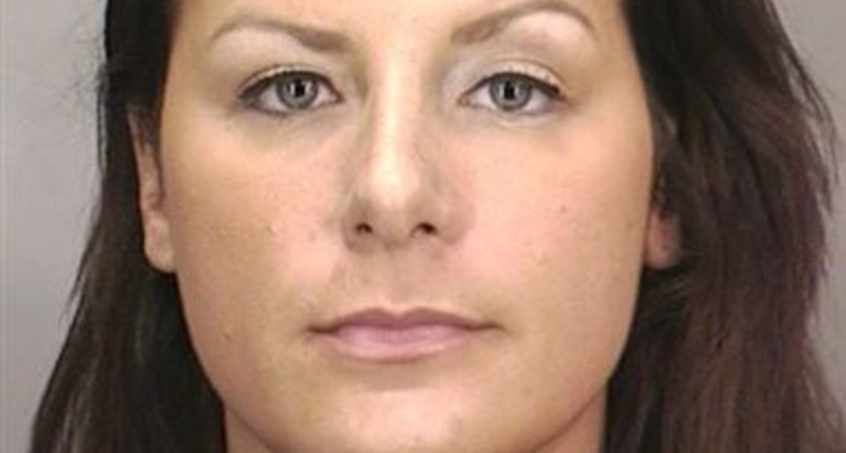 Законы секса: юристка села за любовь