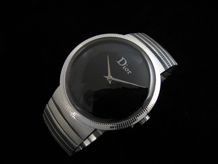 Лот а-ля Бонд: барахолка агента 007 Лот а-ля Бонд: барахолка агента 007