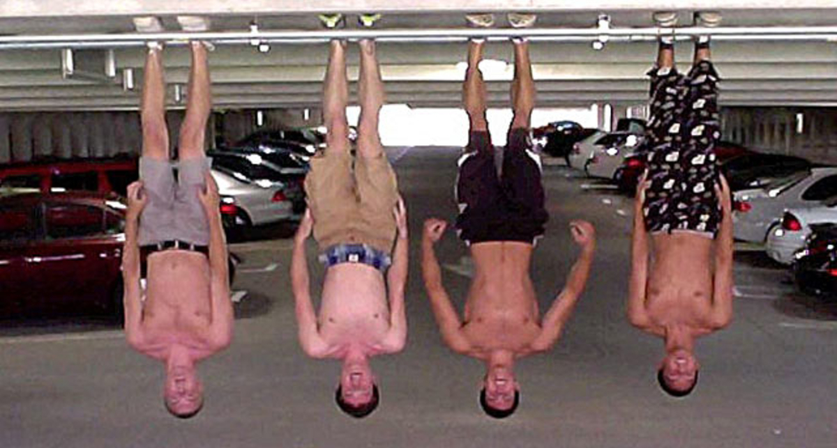 По-мужски: как развлекаются Бэтмены