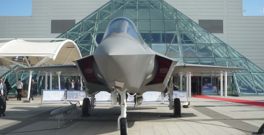 Всем бояться: выставка оружия в Лондоне