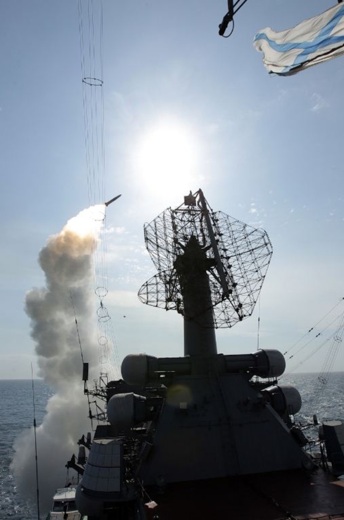 ВИДЕО: Как стреляет крейсер Варяг ВИДЕО: Как стреляет крейсер Варяг