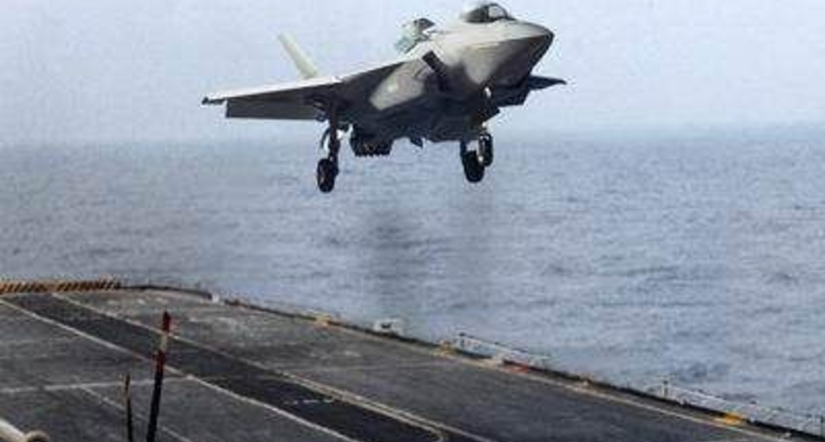 Будет сидеть! F-35 удивил посадкой