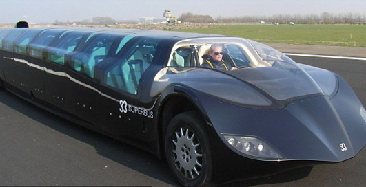 Олигарховоз: автобус в стиле Ламборджини