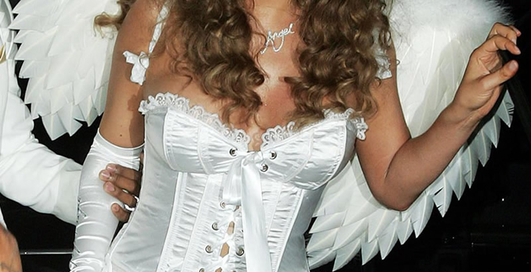 Сексуальный Хэллоуин: как раздеваются звезды