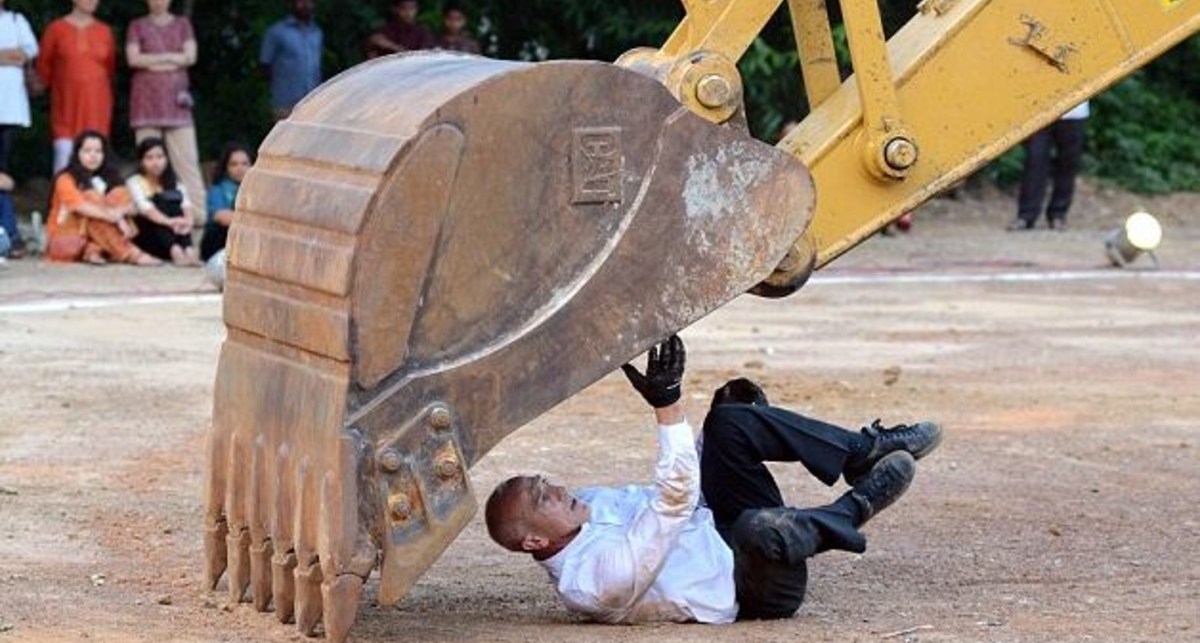 По-мужски: танцы с роботом