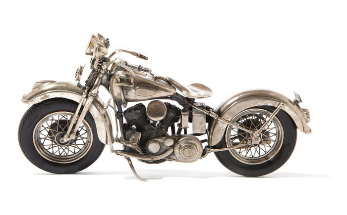 Серебряная мечта: Харлей под елку