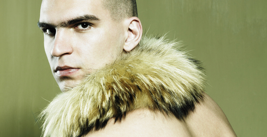 Меховой воротник: тренд зимы-2012