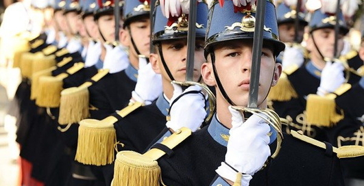 ТОП-8 Дней защитника Отечества за границей