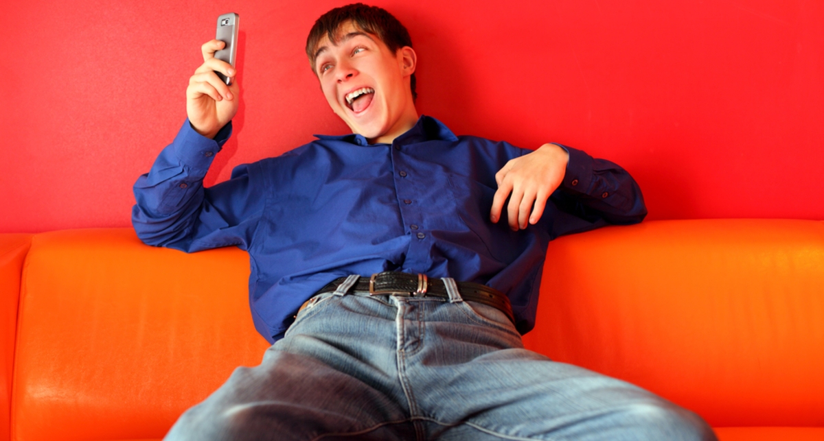 Смс с 1 апреля: День Смеха с мобильником