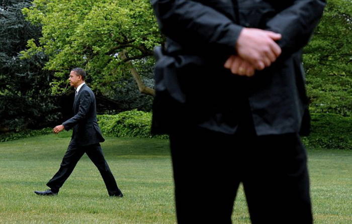 Путана у Обамы: охранник подвел президента