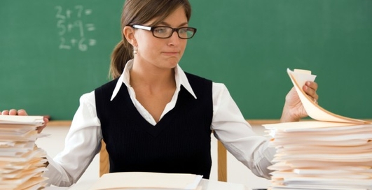 41-летнюю воспитательницу поймали со школьниками