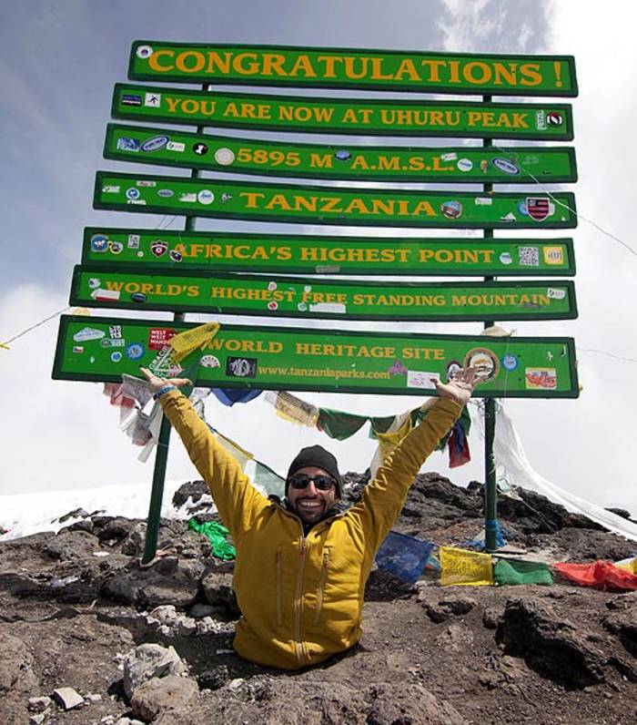 Безногий инвалид покорил Килиманджаро