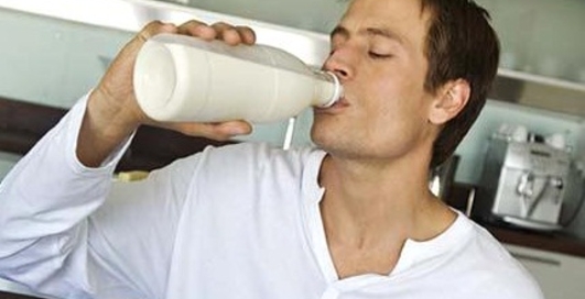 Совет дня от Чемпиона: пей молоко с умом