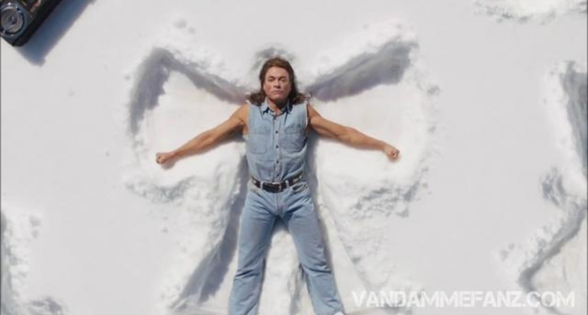 По-мужски: Ван Дамм пел и валялся в снегу