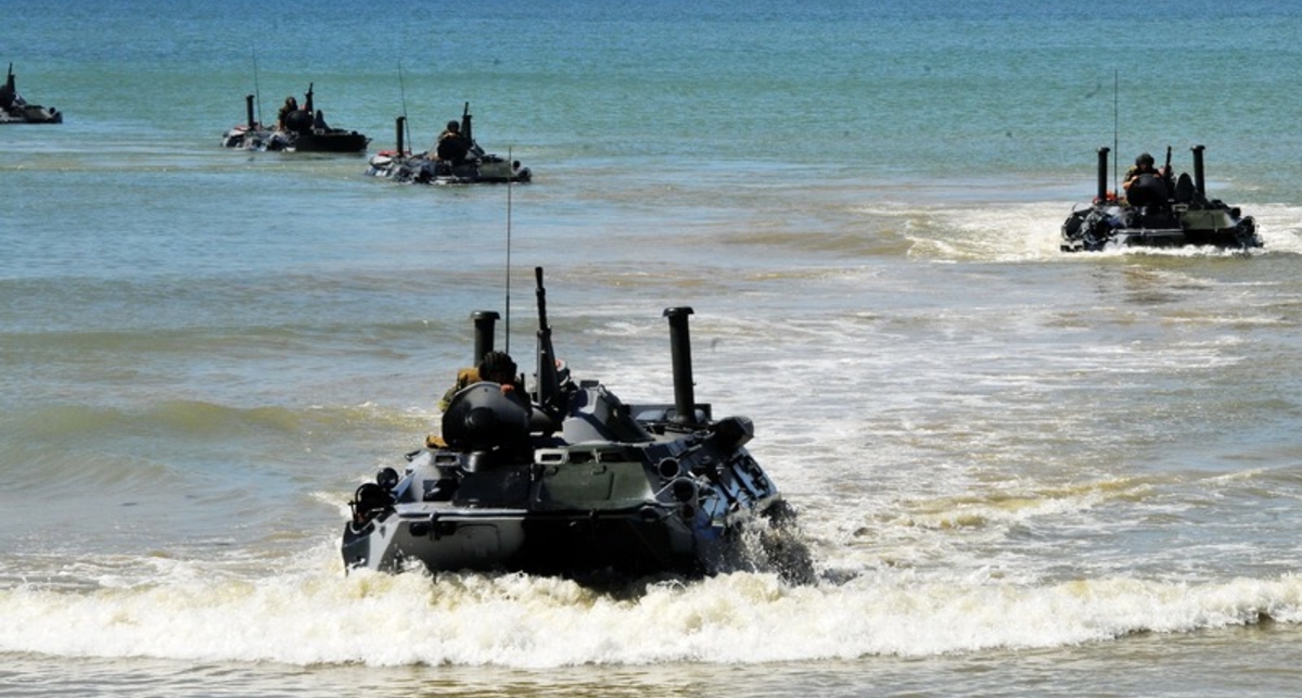 Под Одессой плавали броневики