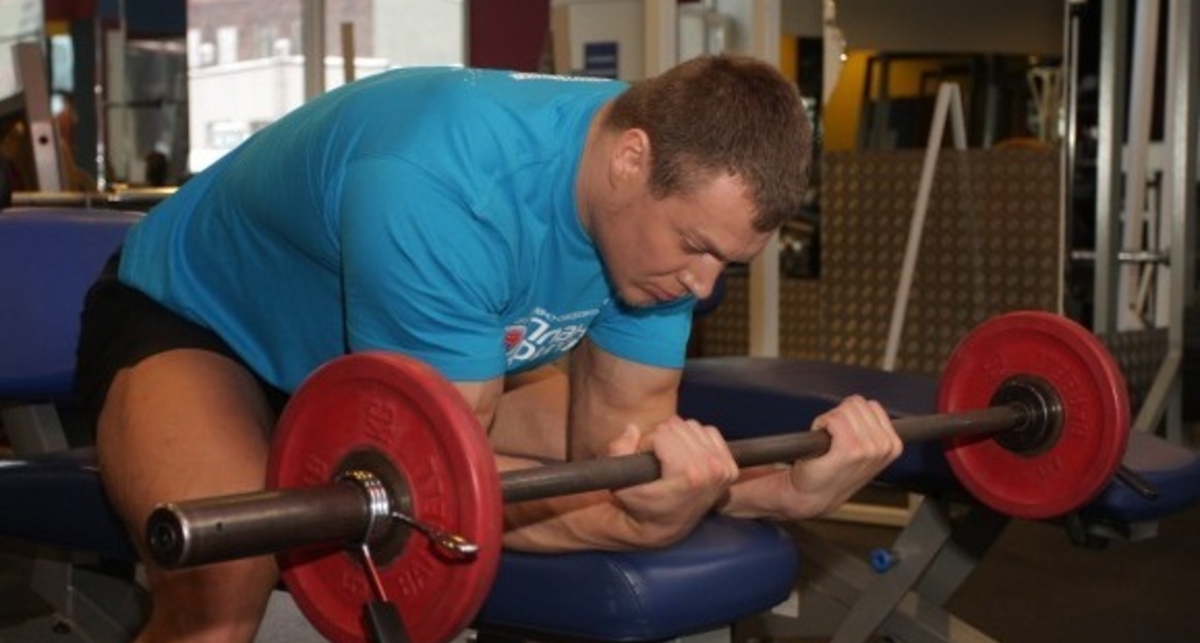 Совет дня от Чемпиона: не путай бицепс и плечи