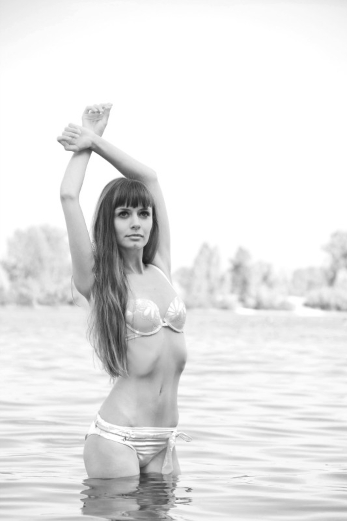 Девушка дня на MPORT: лето в полоску