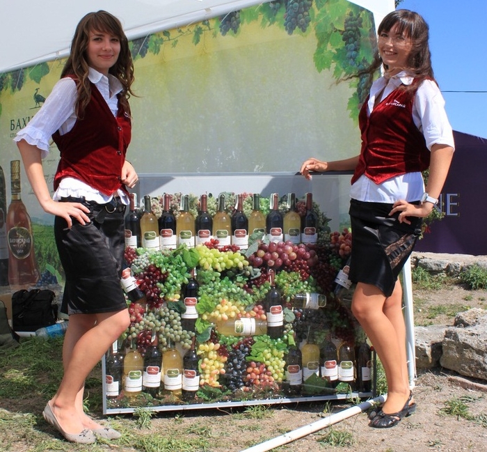 Art Wine, день первый: чай и богини Херсонеса Art Wine, день первый: чай и богини Херсонеса