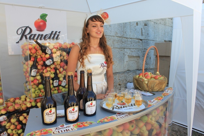 Art Wine, день первый: чай и богини Херсонеса Art Wine, день первый: чай и богини Херсонеса