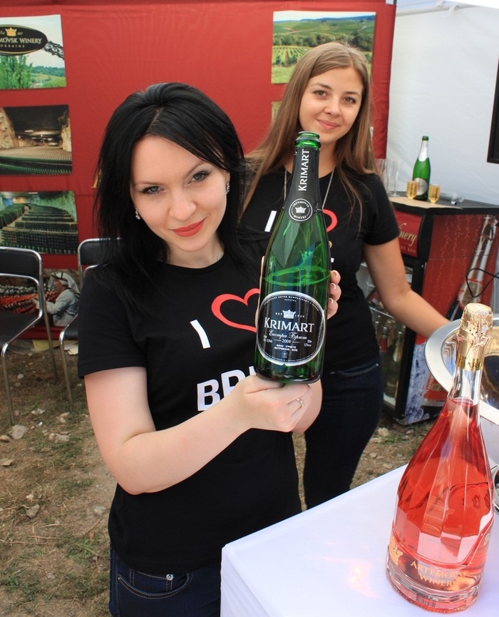 Art Wine, день первый: чай и богини Херсонеса Art Wine, день первый: чай и богини Херсонеса