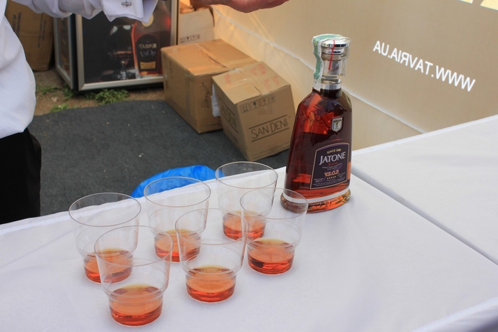 Art Wine, день второй: брют, модели, скрипачки