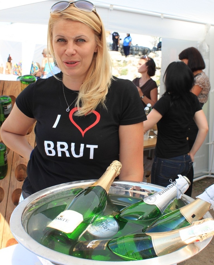 Art Wine, день второй: брют, модели, скрипачки