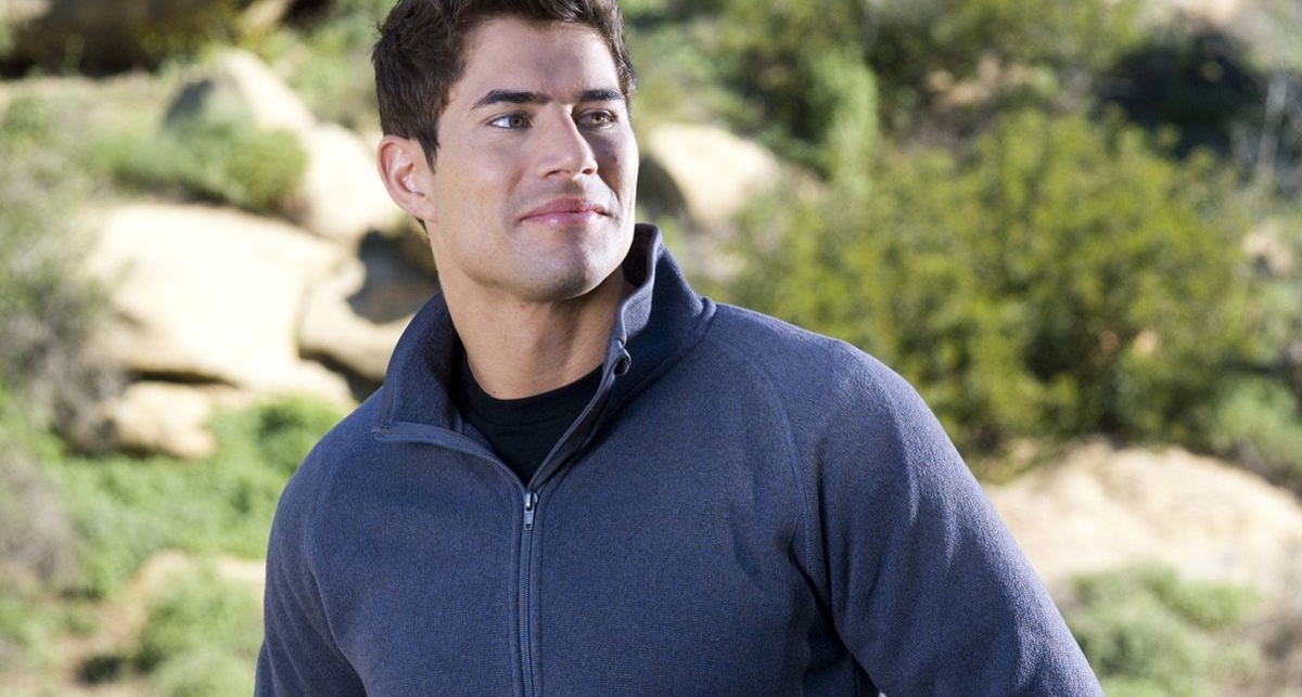 Согрейся к осени: ТОП-10 новых свитеров