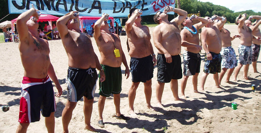 Правильная кружка: как пить пиво быстрее всех