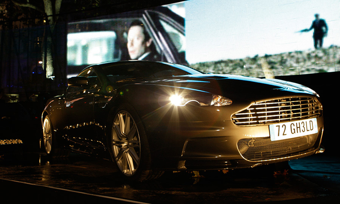 Джеймс Бонд распродает любимые вещи Джеймс Бонд распродает любимые вещи