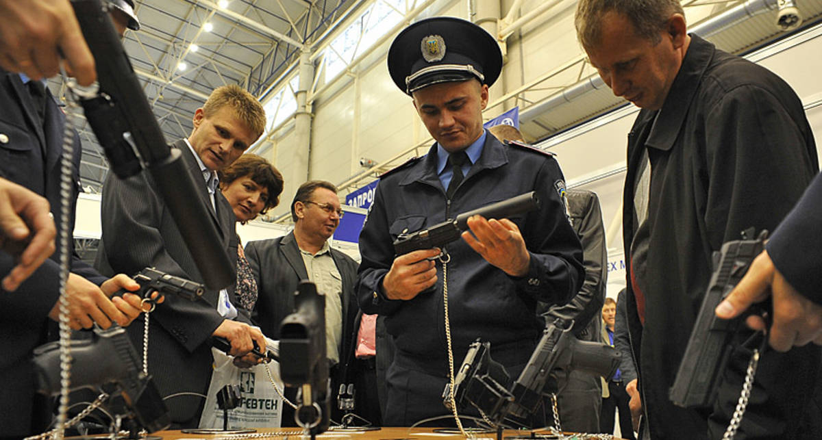 Выставка оружия в Киеве-2012: все фото