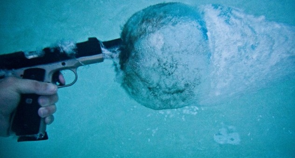 Стрельба под водой: как это бывает
