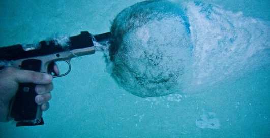 Стрельба под водой: как это бывает