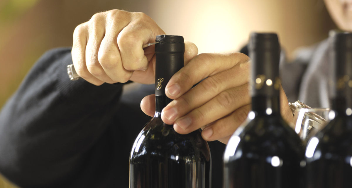 Совет дня от сомелье: открыл вино - допей