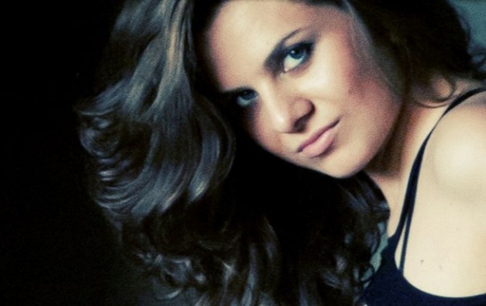 Девушка дня на MPORT: одета не по-зимнему