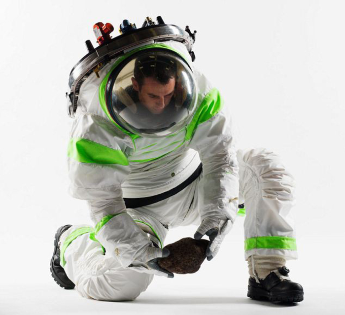 В NASA рассекретили крутой скафандр