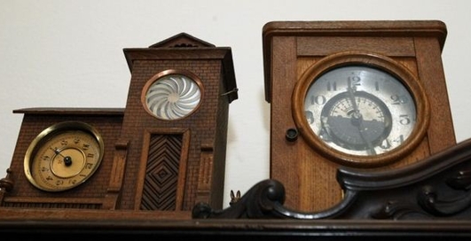 Старинные часы: как хранить раритеты