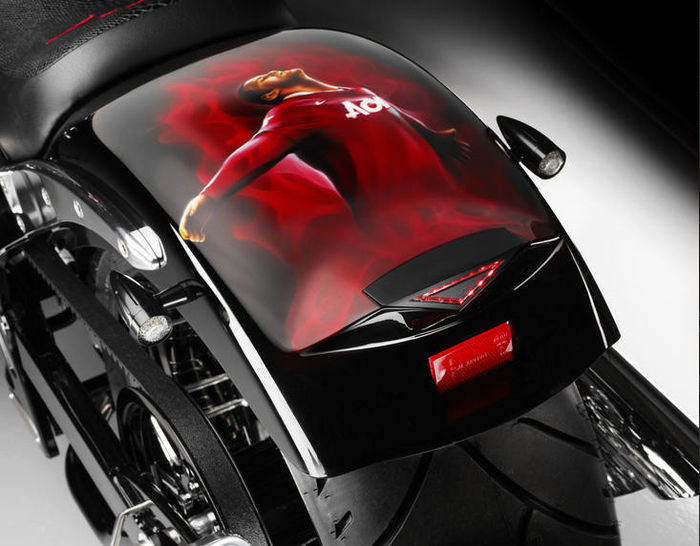 Будь как Уэйн Руни - купи его мотоцикл Будь как Уэйн Руни - купи его мотоцикл