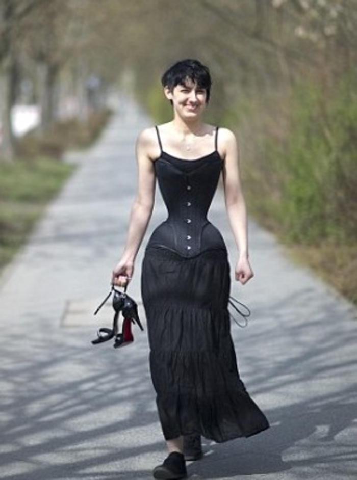 Девушка в одну руку: 10 плюсов ее тонкой талии