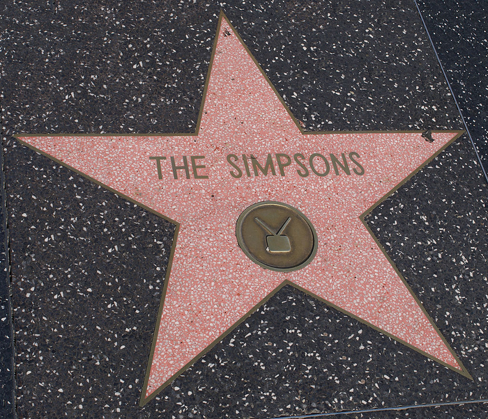 Звезда Симпcонов на Аллее славы в Голливуде