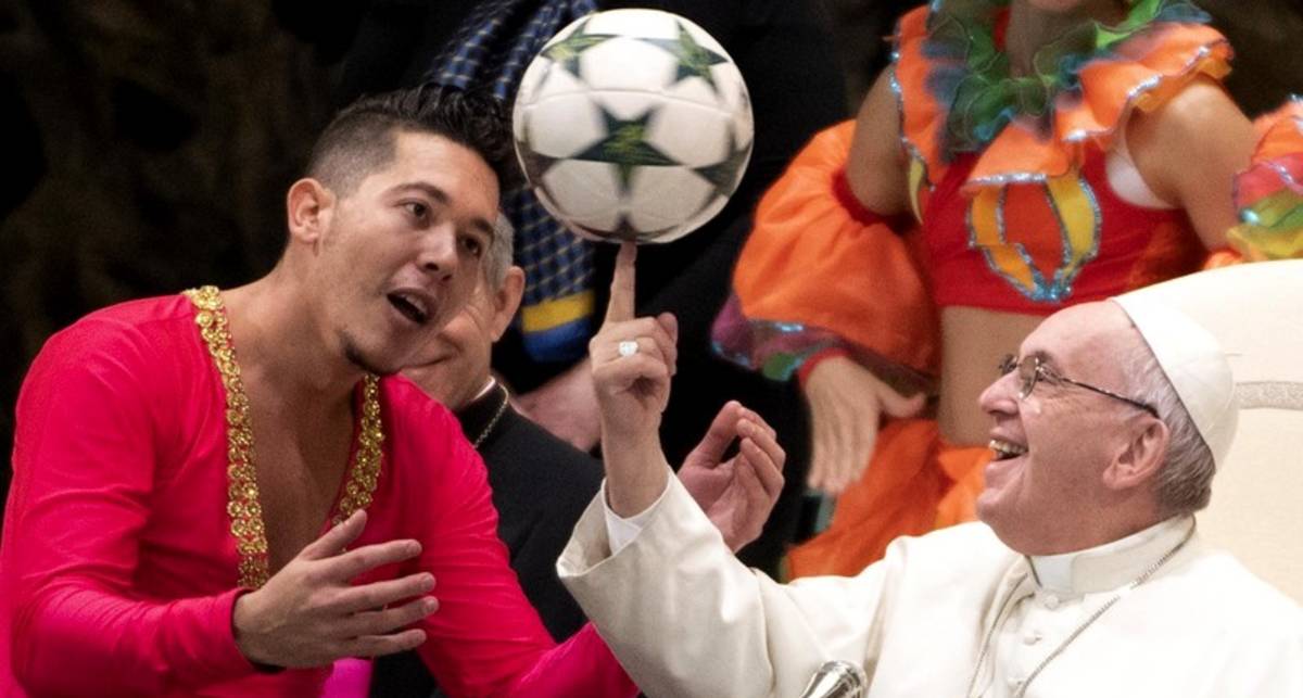 Баскетбольная лига ждет его: Папа Римский показал трюк с мячом
