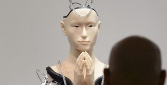 Технологичная религия? В буддистском храм в Киото работает робот-монах